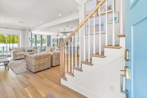 Interior - Popponesset-3-bedrooms, 3.5 baths, sleeps 6, A/C, Pool, Firepit, (Mashpee)