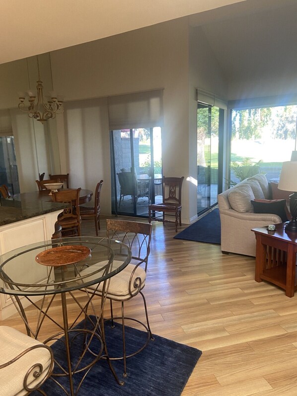 Dining - PREMIUM GOLF COURSE CONDO (Palm Springs)