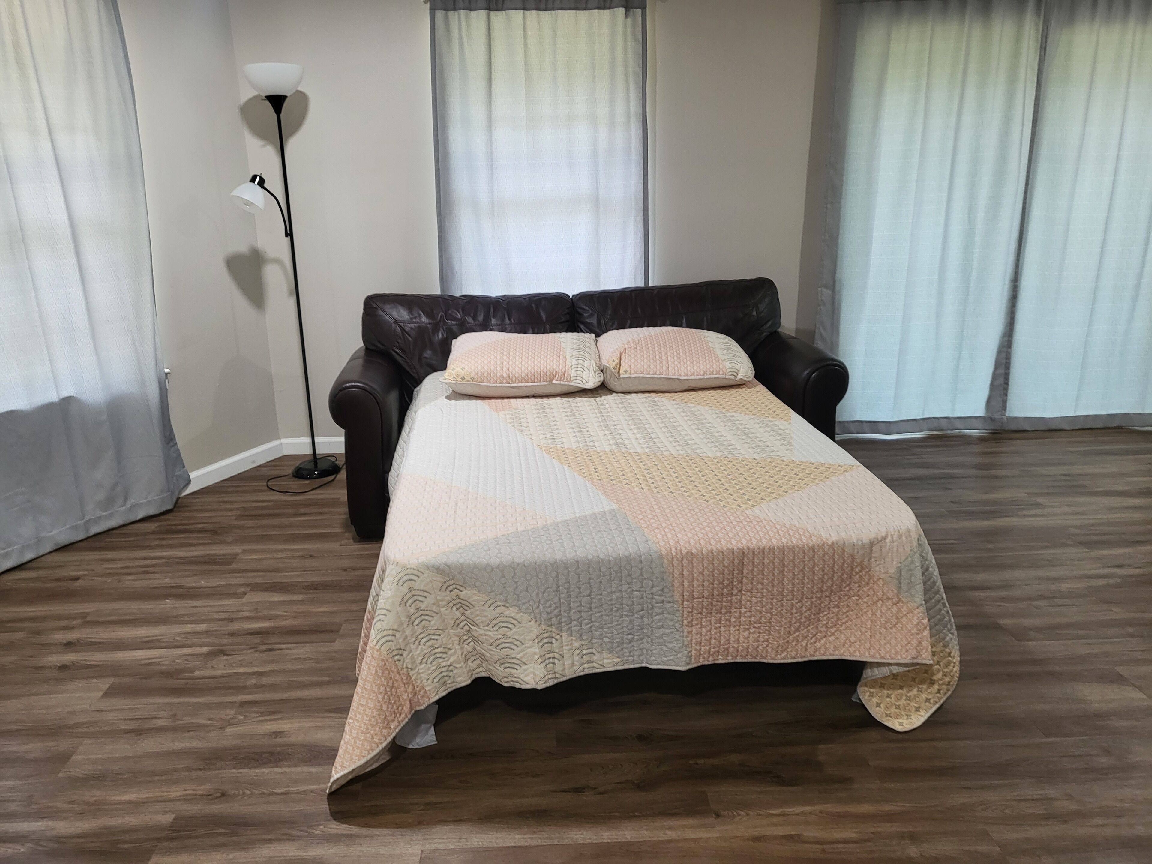 4 habitaciones, caja de seguridad en la habitación, wifi y ropa de cama 