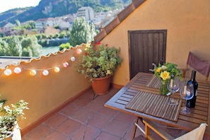 Terrace/patio - La Terrasseta. Ático con terraza. (Graus)