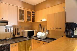 Comfort Penthouse, Mountain View | Private kitchen | Dishwasher, toaster