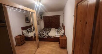 One Bed Room Apartments 2 minutes walk from Lee Station