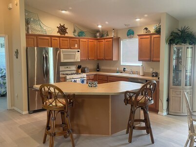 Sunsets on the Sands in the Villages! Golf Front  3/2
 Newly Remodel MasterBath!