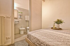 淋浴设施、毛巾