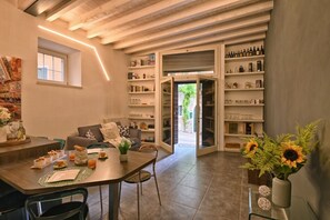 Dining - Appartamento Simone by Theater Home, in the heart of Gargnano (Gargnano)