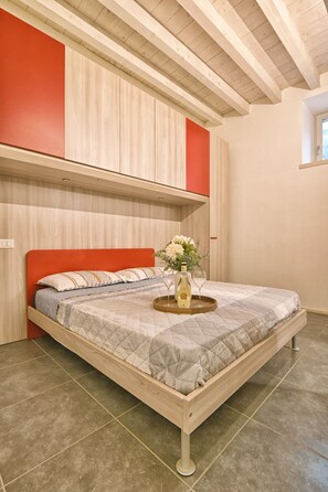 1 bedroom, WiFi, bed sheets - Appartamento Simone by Theater Home, in the heart of Gargnano (Gargnano)
