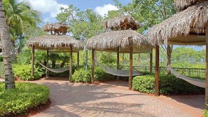 Property grounds - Sunny secluded retreat with private island & lazy river on Florida’s Gulf Coast (Bonita Springs)