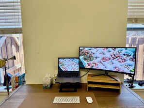 Interior - Lovely Lower Greenville home, backyard firepit, dedicated office space (Dallas)