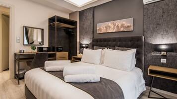 1 slaapkamer, een kluis op de kamer, een strijkplank/strijkijzer