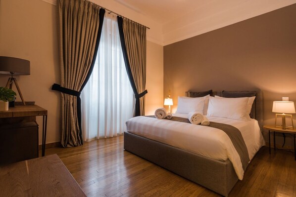 3 chambres, coffres-forts dans les chambres, fer et planche Ă repasser