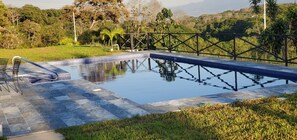 Pool - Best deal in Atenas, Costa Rica (Mercedes)