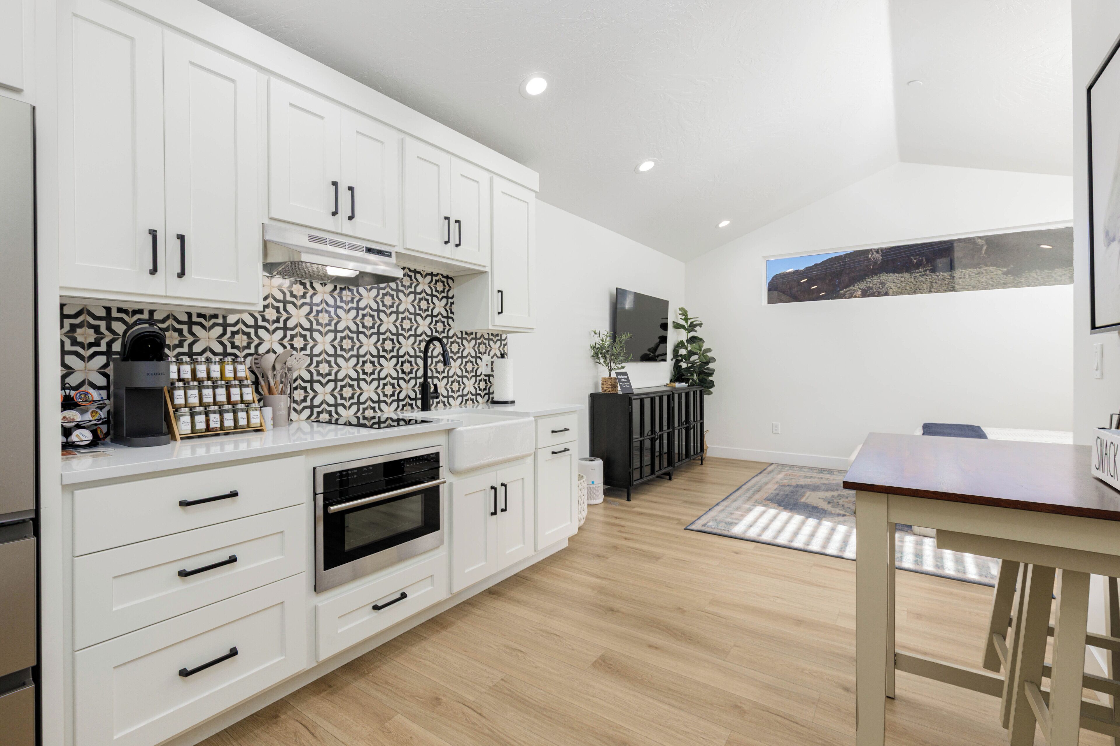 Premium Studio Suite | Private kitchen