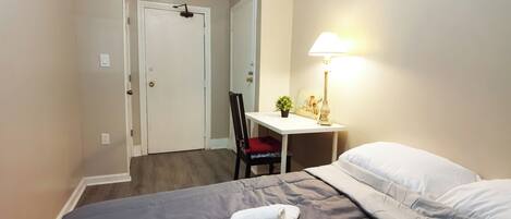 2 bedrooms, desk, free WiFi, bed sheets