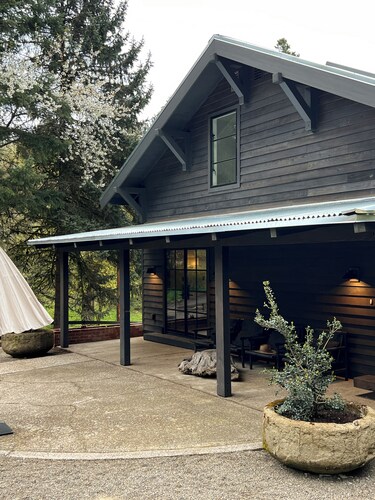 KD Country House: Designer Home Among Wineries w/Sauna!