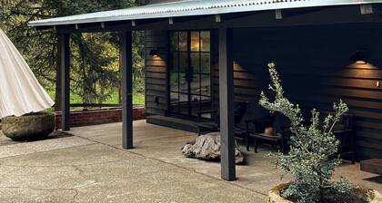 KD Country House: Designer Home Among Wineries w/Sauna!