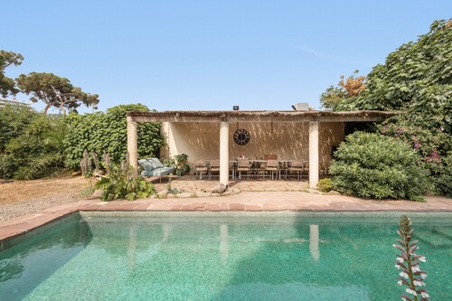 'Villa Antonia' mit Meerblick, WLAN und Klimaanlage