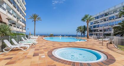 Apartamento de vacaciones 'Recién reformado frente al mar' con vistas al mar y aire acondicionado