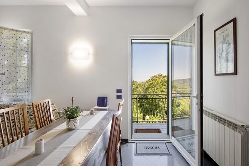 Apartment 'Ai Campi' with Private Garden, Balcony and Wi-Fi