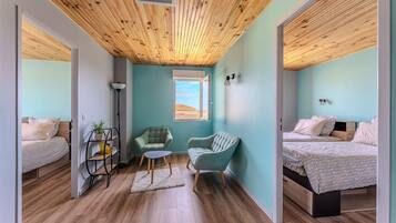 4 bedrooms, iron/ironing board, free WiFi, bed sheets