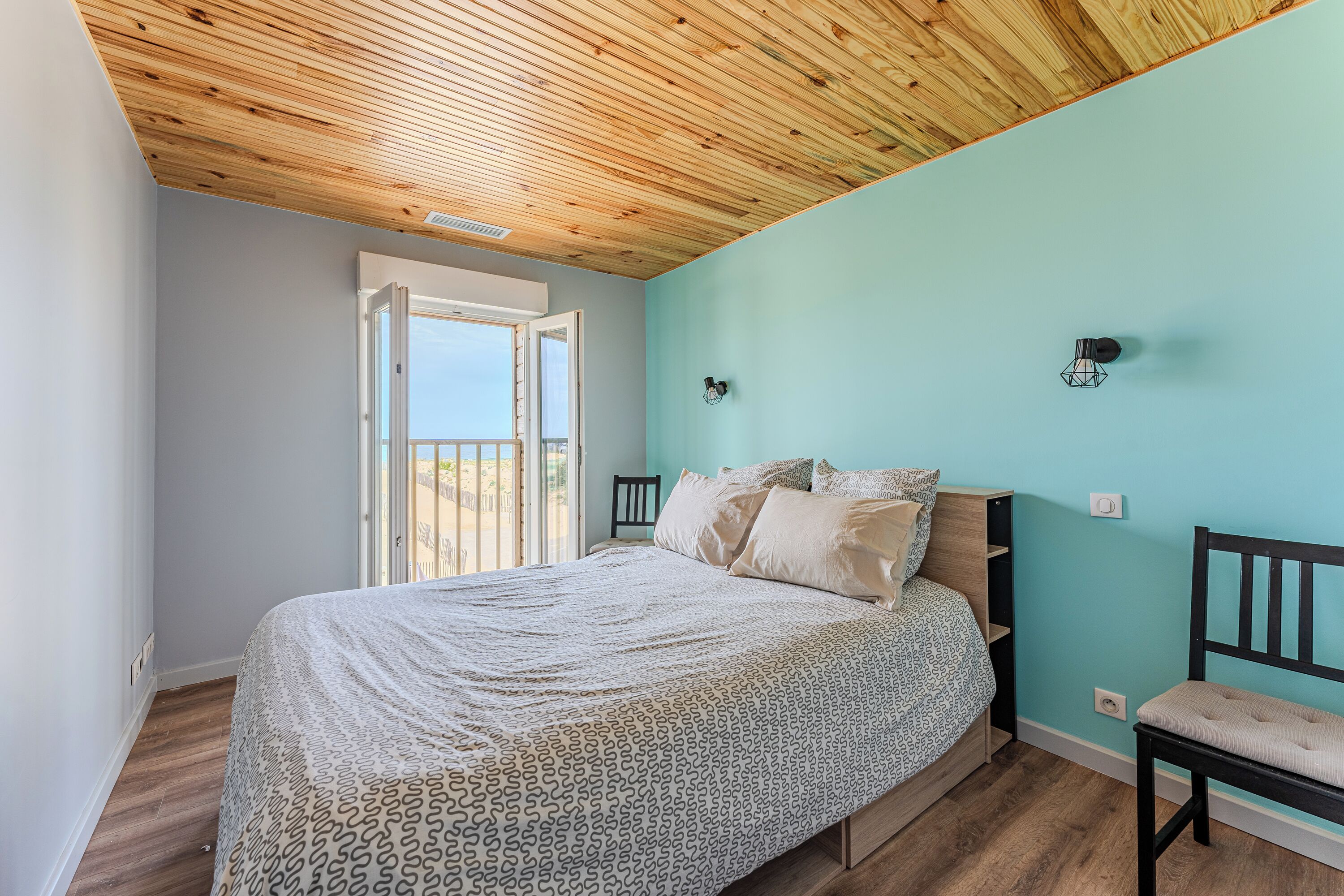 4 chambres, fer et planche à repasser, Wi-Fi gratuit, draps fournis