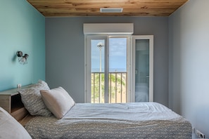 4 slaapkamers, een strijkplank/strijkijzer, gratis wifi, beddengoed