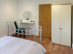 2 quartos, Wi-Fi de cortesia, roupa de cama