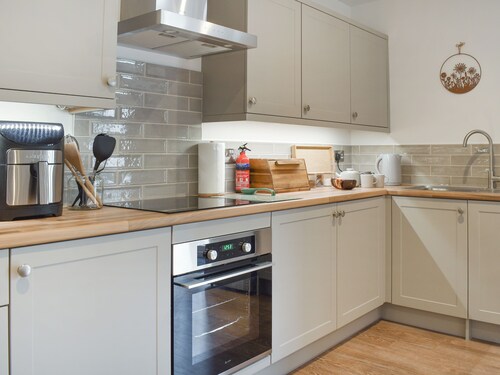 2 bedroom accommodation in East Brent