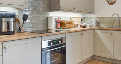 2 bedroom accommodation in East Brent