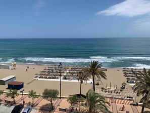 Beach nearby - Apartment 'Apartamento Frontal Primera Linea' with Sea View, Wi-Fi and Air Conditioning (Fuengirola)