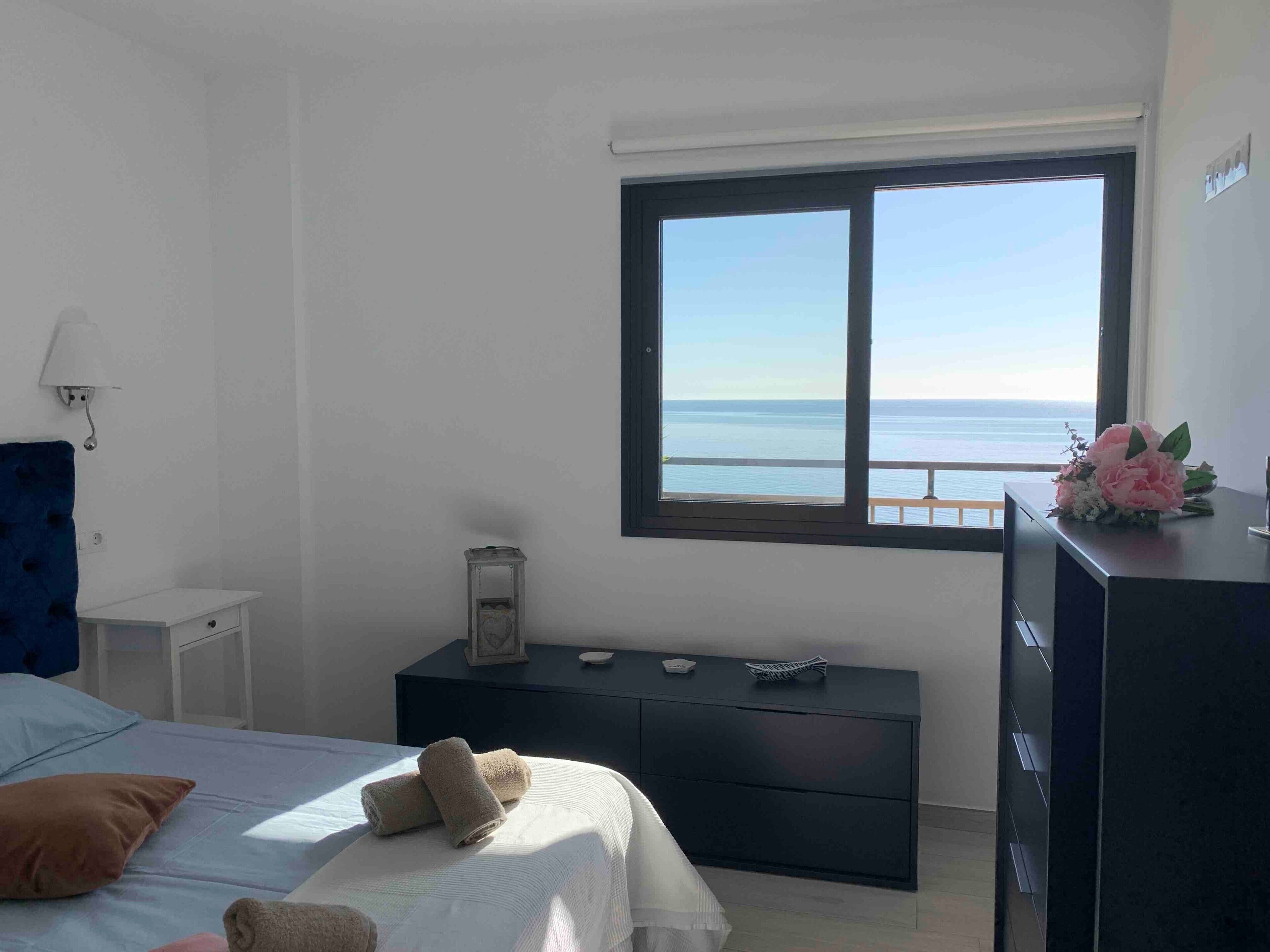 2 slaapkamers, een strijkplank/strijkijzer, gratis wifi, beddengoed