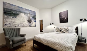 3 Schlafzimmer, Schreibtisch, Bügeleisen/Bügelbrett, Reisekinderbett