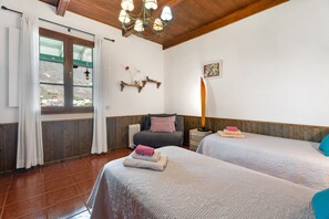 2 chambres, fer et planche Ă repasser, Wi-Fi gratuit, draps fournis