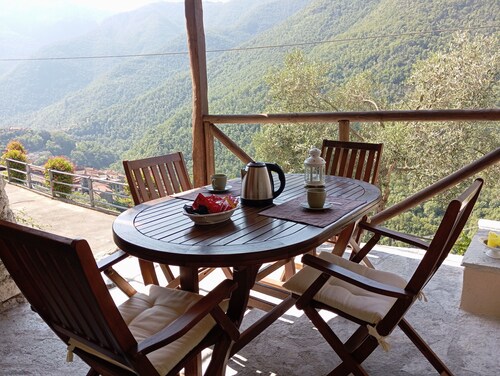 Casa Vacanze Agriturismo U' Spigu - "Nonna Annetta" with Private Terrace, Shared Garden, Wi-Fi