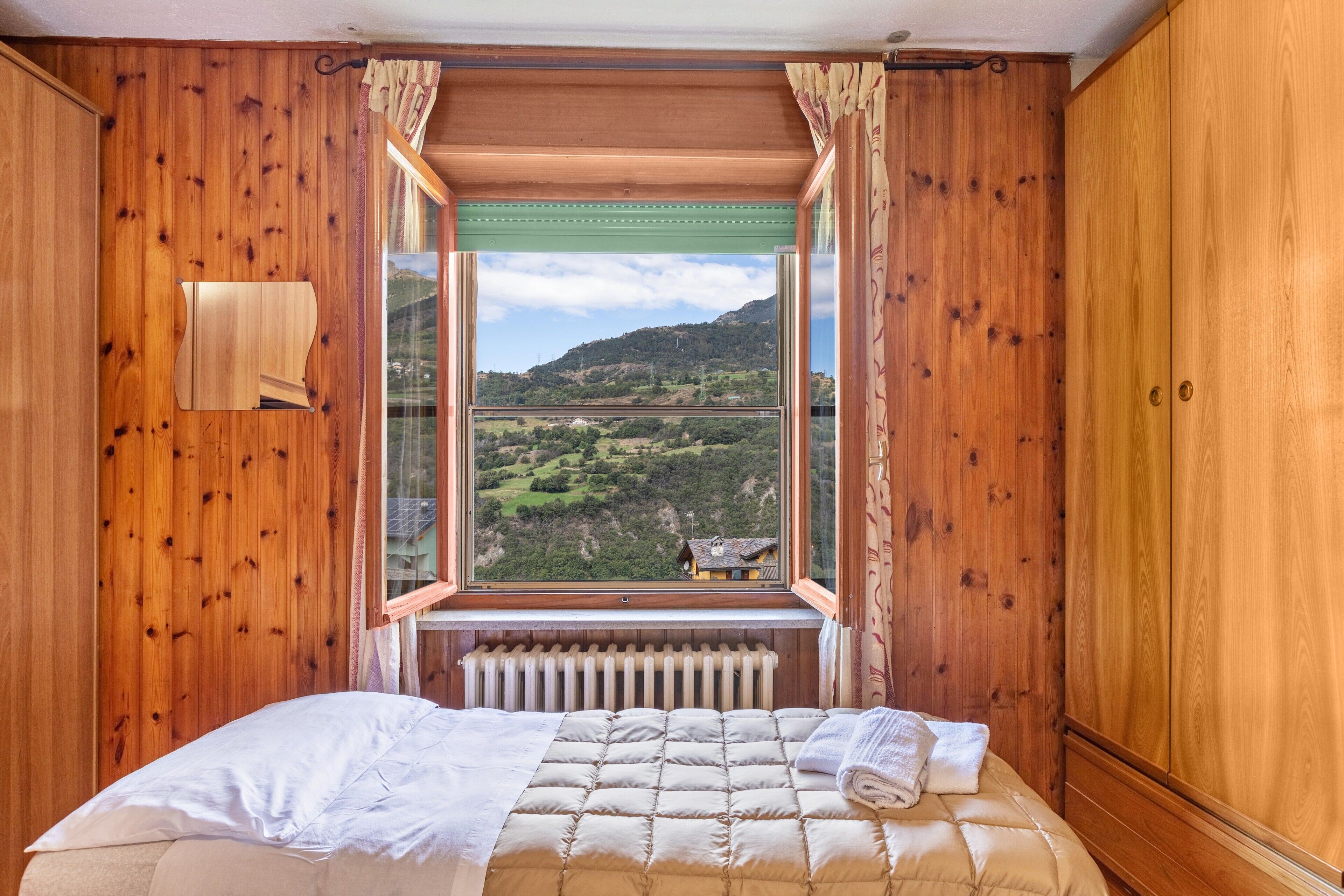 2 chambres, fer et planche à repasser, Wi-Fi gratuit, draps fournis