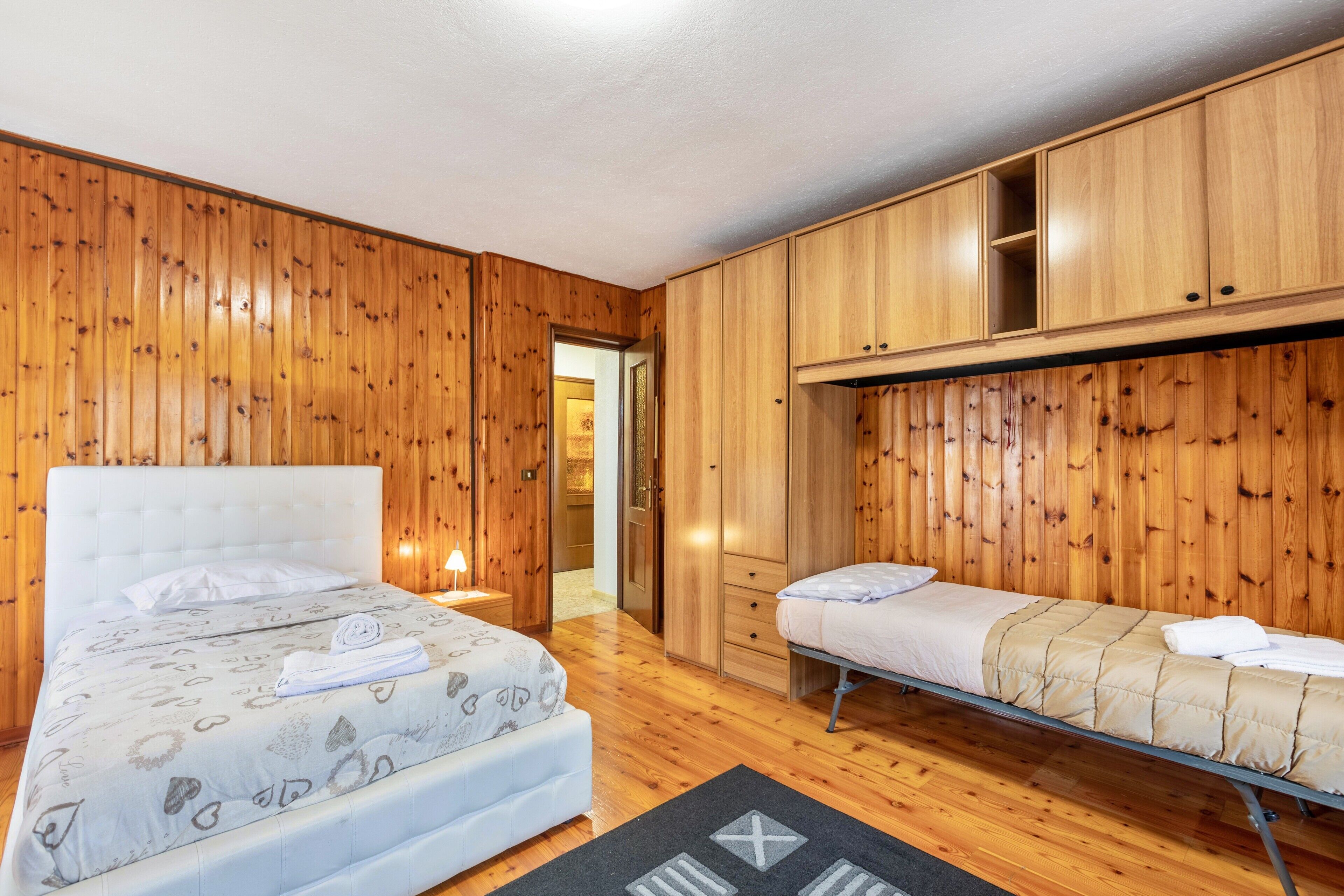 2 camere, ferro/asse da stiro, Wi-Fi gratuito, lenzuola