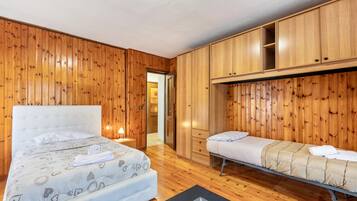 2 camere, ferro/asse da stiro, Wi-Fi gratuito, lenzuola