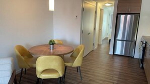 Dining - A charming home on 3rd Avenue in Limoilou. (Québec)
