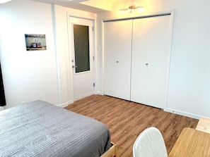 1 bedroom, desk, iron/ironing board, WiFi - Charming home in Old Limoilou. (Québec)