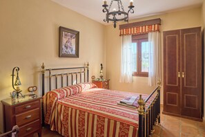 6 chambres, Wi-Fi gratuit, draps fournis