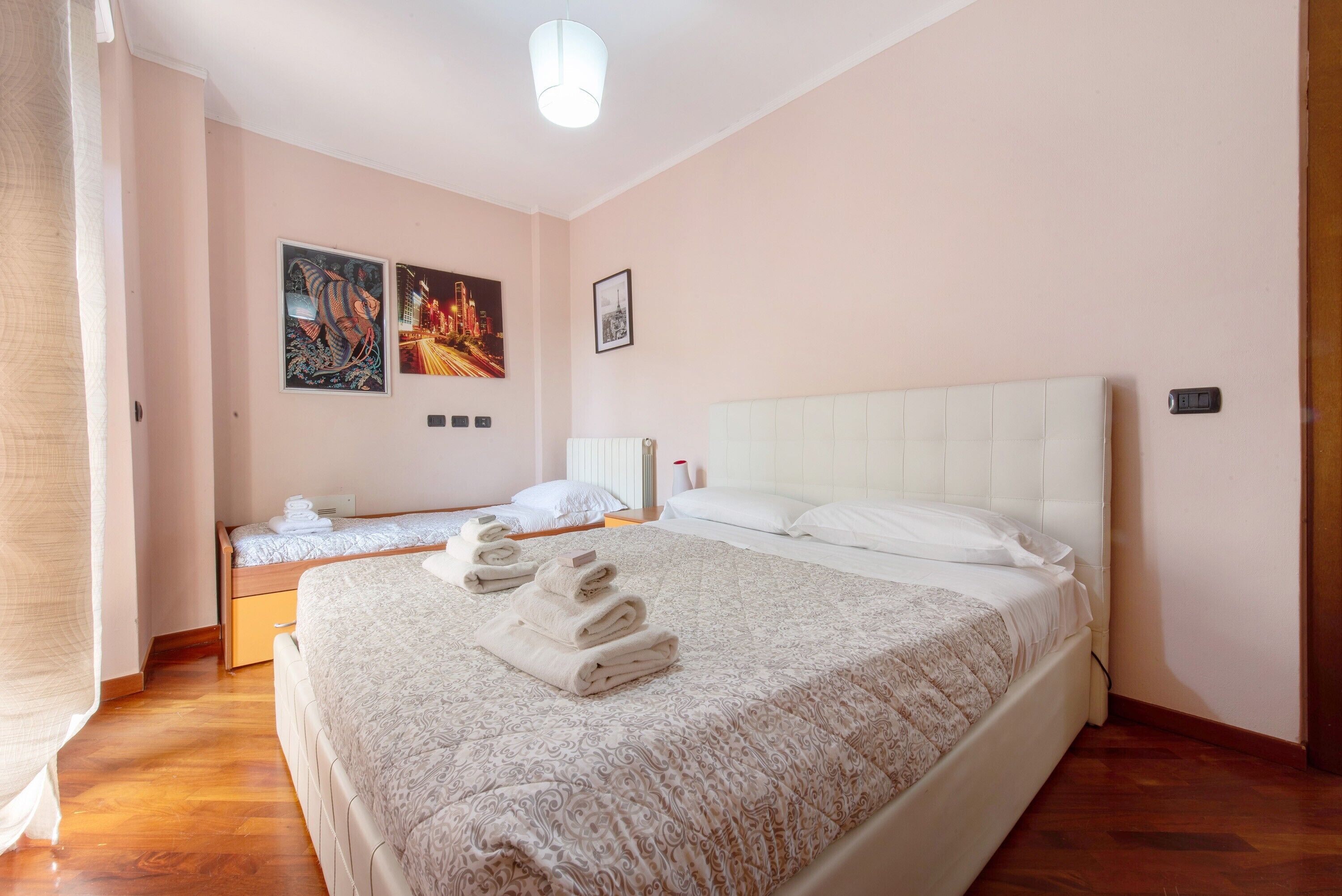 2 habitaciones, tabla de planchar con plancha y wifi gratis 
