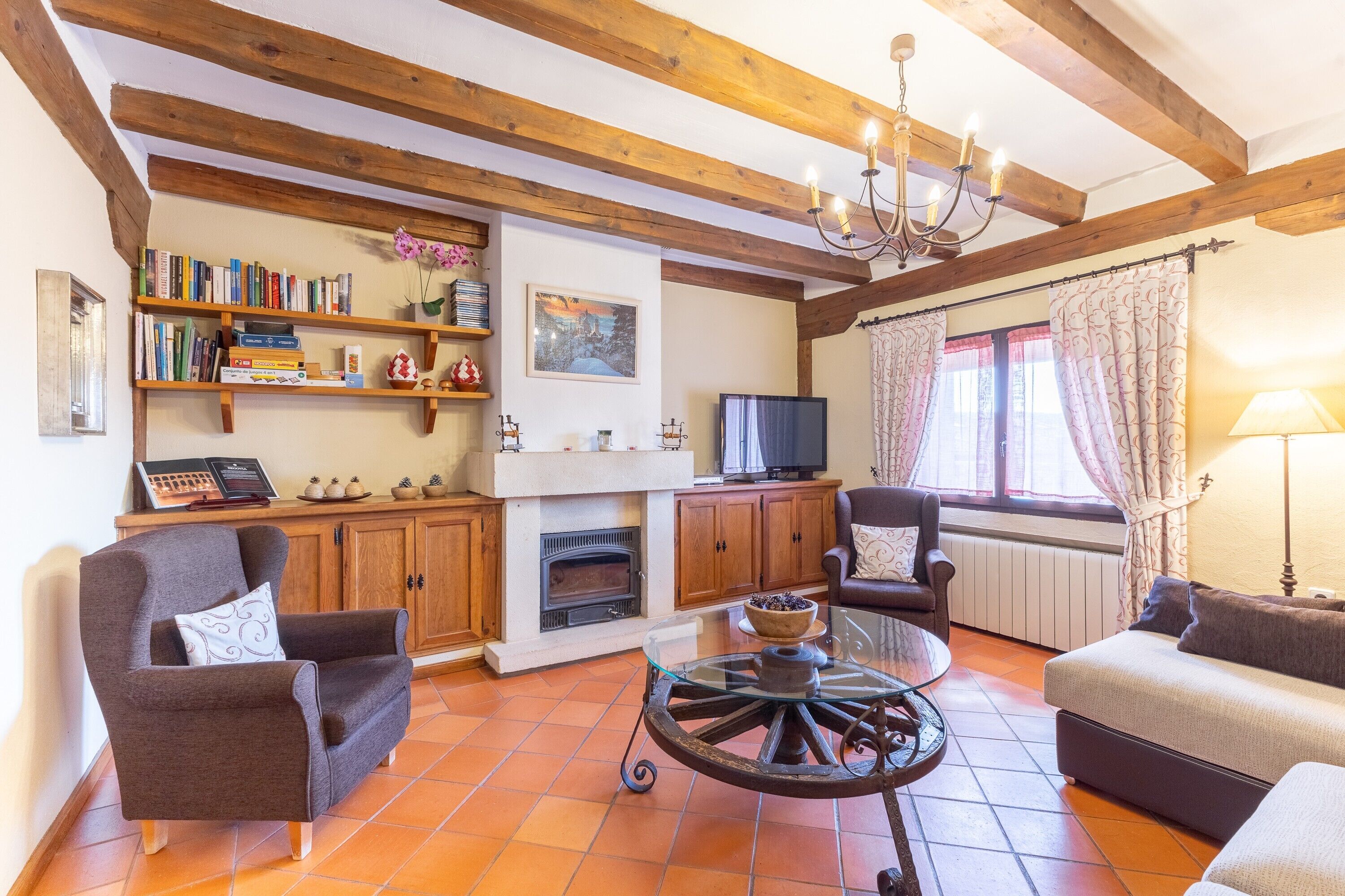TV, fireplace, DVD player