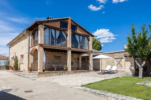 Holiday Home 'Casa El Arroyal' with Private Pool, Private Terrace and Wi-Fi