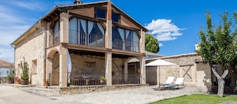 Holiday Home 'Casa El Arroyal' with Private Pool, Private Terrace and Wi-Fi