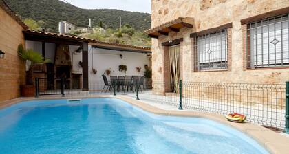 Country House 'Casa Calera' with Mountain View, Wi-Fi and Air Conditioning