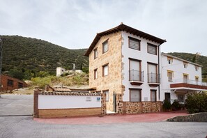 Exterior - Country House 'Casa Calera' with Mountain View, Wi-Fi and Air Conditioning (Arbuniel)