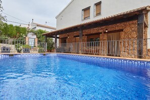 Pool - Country House 'Alojamiento Rural La Ventilla' with Mountain View, Private Pool and Wi-Fi (Arbuniel)