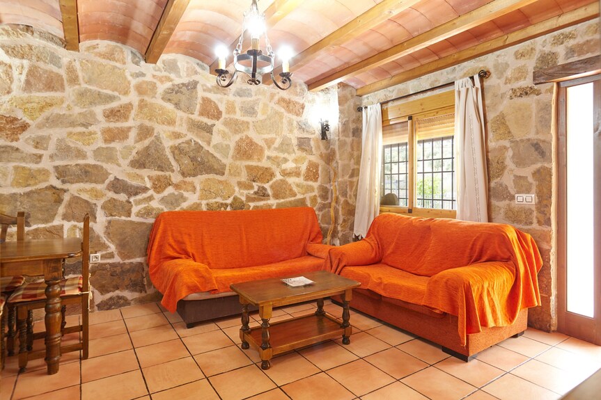 Casa Rural 'Alojamiento Rural La Ventilla' Con Vistas A La Montaña, Piscina Privada Y Wi-fi - Huelma