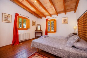 2 bedrooms, iron/ironing board, free WiFi, bed sheets - Holiday Home 'Tramuntana' with Sea View, Private Pool and Wi-Fi (Valldemossa)