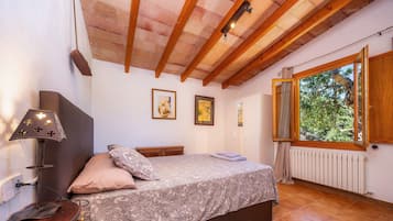 2 soverom, strykejern/-brett, wi-fi (inkludert) og sengetøy