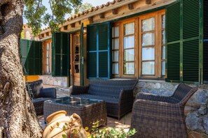 Terrace/patio - Holiday Home 'Tramuntana' with Sea View, Private Pool and Wi-Fi (Valldemossa)